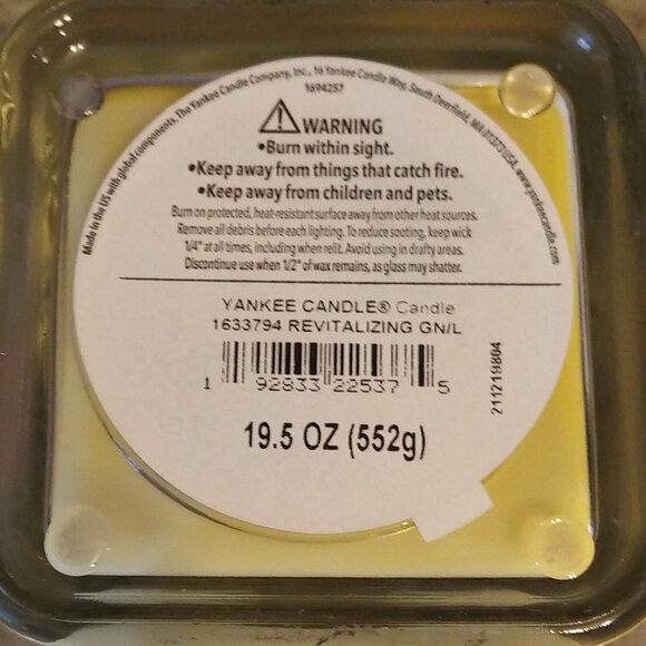Yankee Candle - LARGE - 19.5 oz glass jar - 2 Wick - Revitalizing Ginger & Lemon - Picture 4 of 4